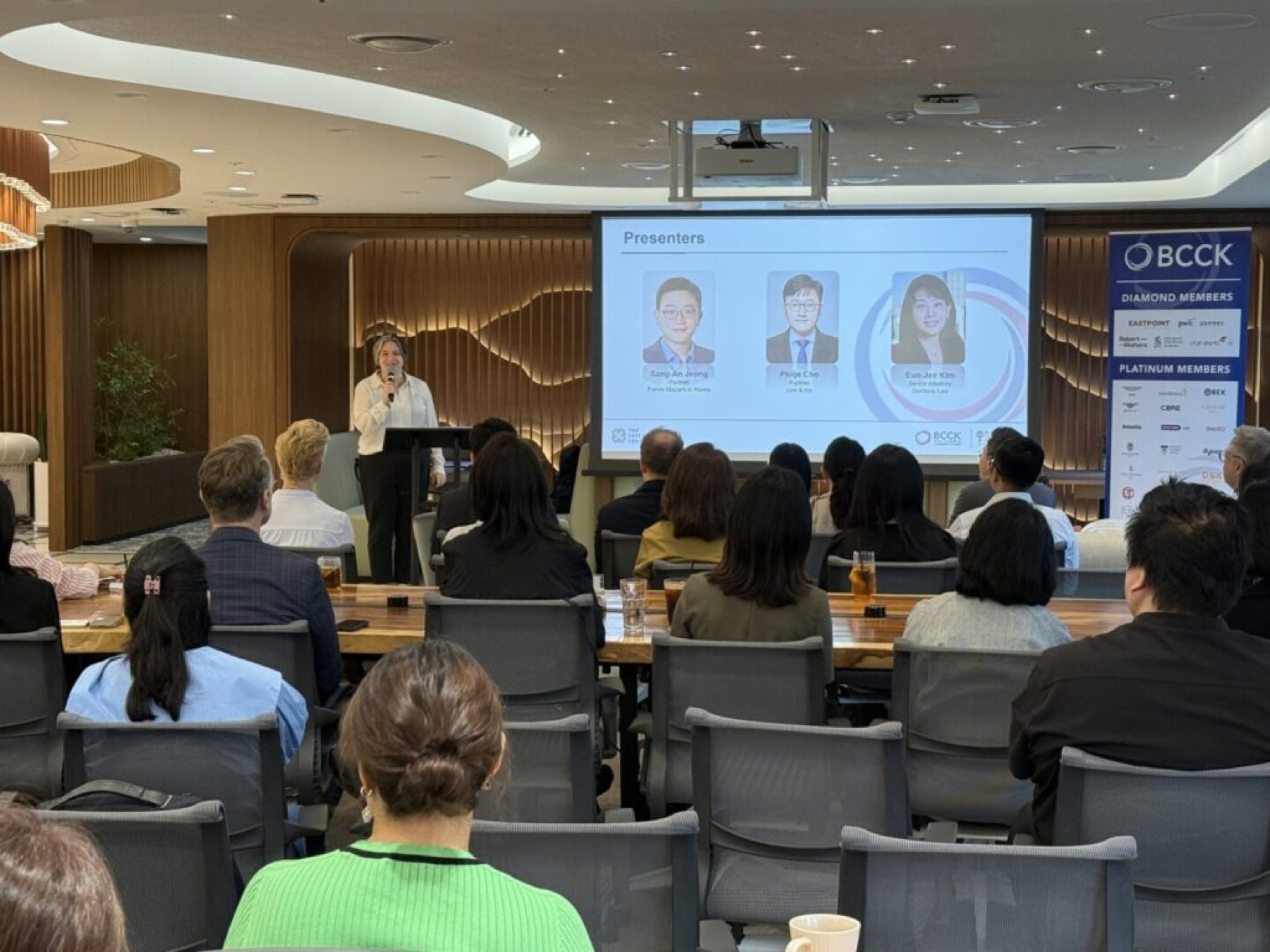 A joint morning briefing on finance, audit and HR in Korea